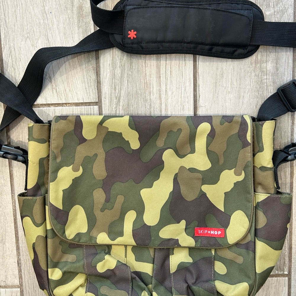 Skip Hop Camo Messenger Diaper Bag